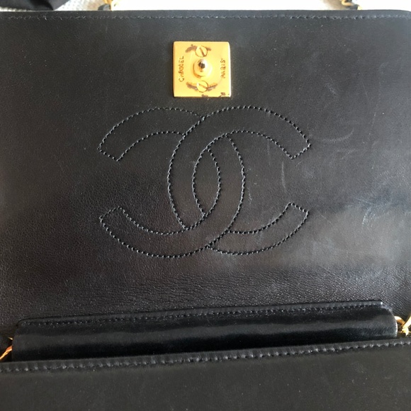 Auth Vintage Chanel Black Mini Flap Bag WOC - Picture 3 of 8